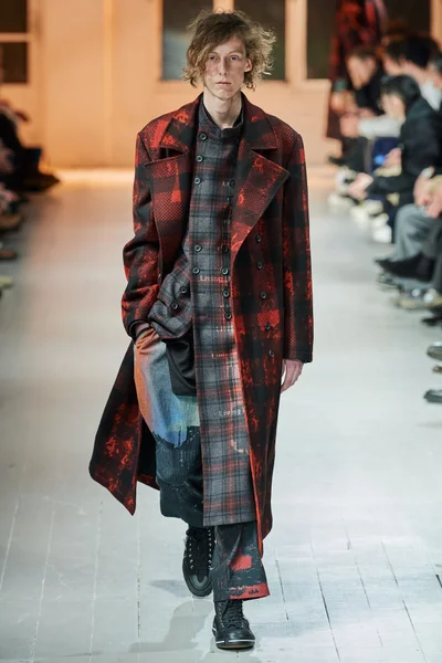Look 19